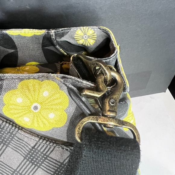 Petunia Pickle Bottom Wistful Weekender Diaper Bag Yellow Gray Floral Large Tote - Picture 10 of 15